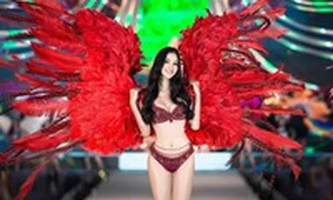 Tiểu Vy cùng thí sinh Hoa hậu Việt Nam 2020 khoe dáng gợi cảm với bikini